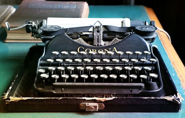 typewriter-1603999_640
